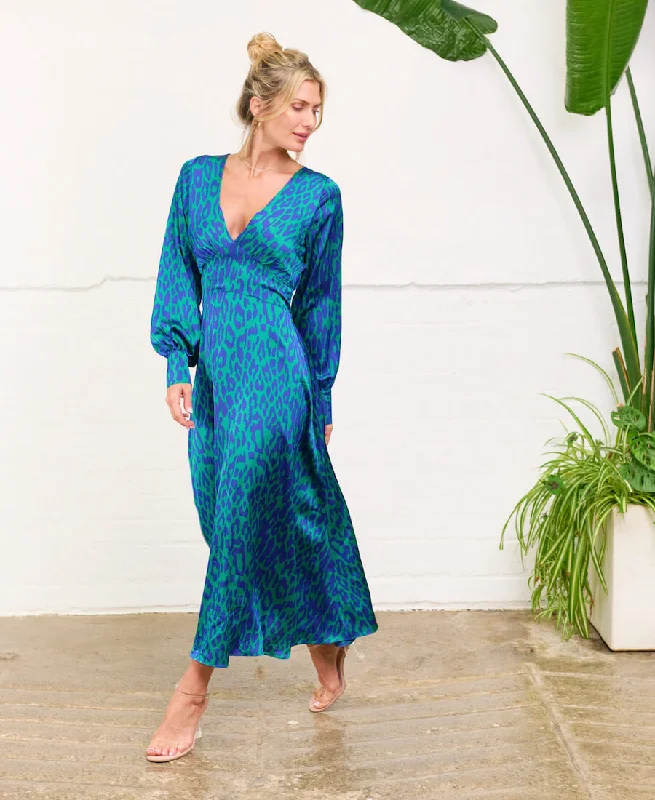 Women's Everyday Apparel Trend Setting Wardrobe Blue Leopard Printed Maxi Dress