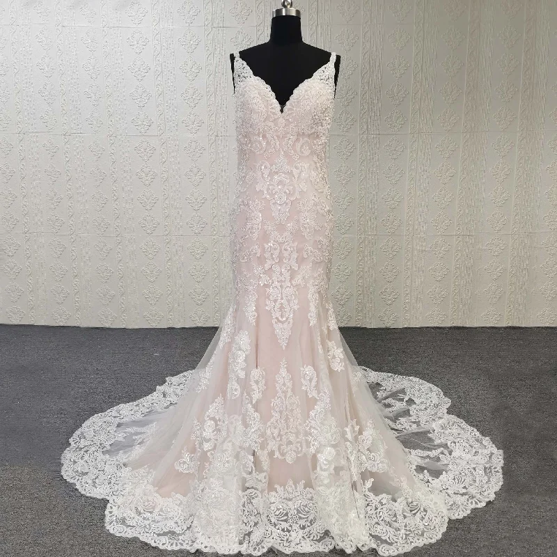 Women's Work Outfit Weekend Exclusive Open Back Mermaid Trumpet Lace Wedding Dress with V-neck