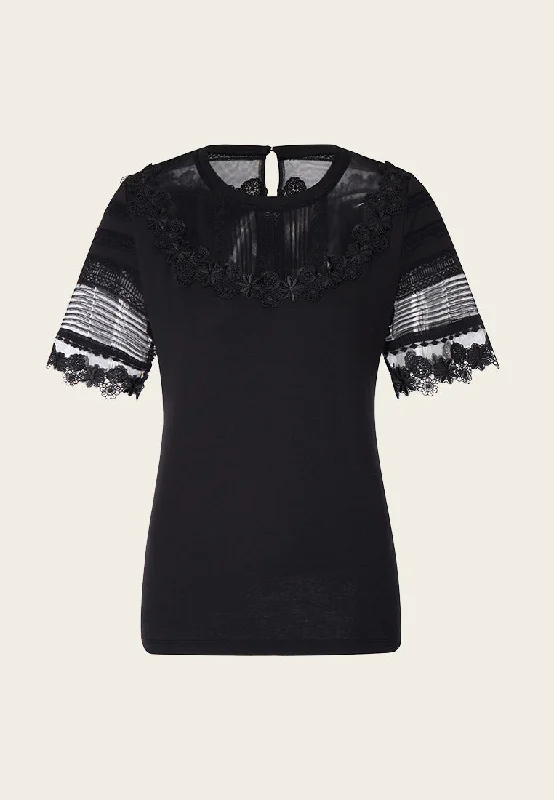 Classic Women's Clothing Styles Bid Farewell To The Old Season Mesh Mix Lace Detailing Black T-shirt