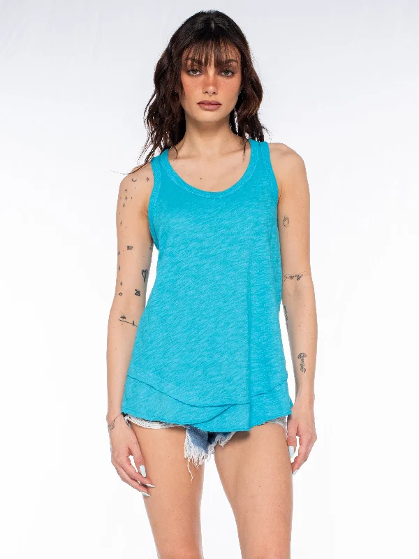 Women's Resort Attire Feminine Allure Shrunken Mock Hem Shirttail Tank