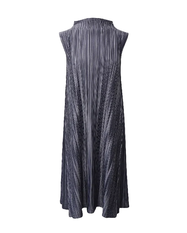 Women's Fashionable Clothing Sets Dive Into Trendy Women's Fashion Pleats Pleat Sleeveless Midi Dress in Silver Polyester