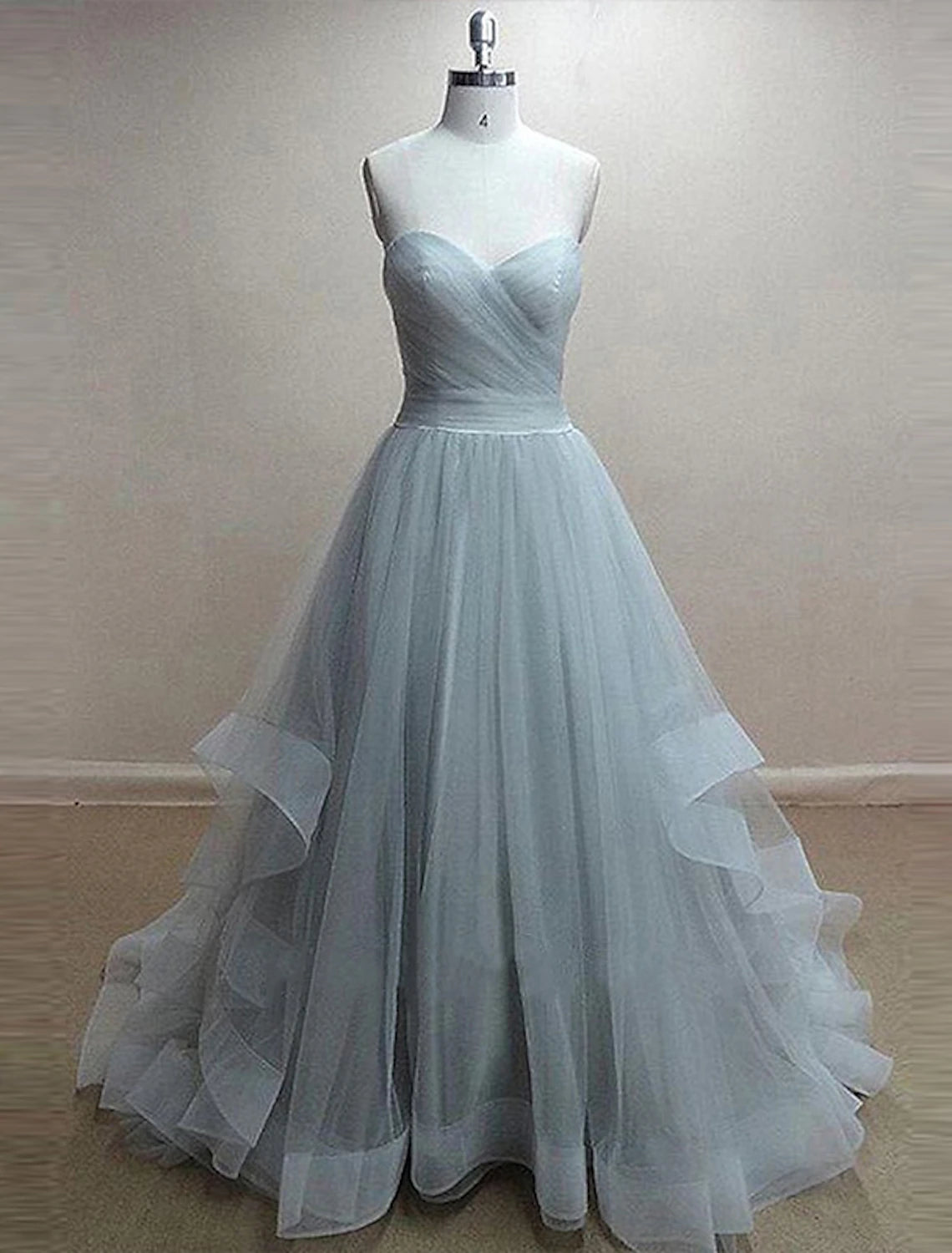 Women's Elegant Formal Outfit Gorgeous Glamour Collection A-Line Minimalist Cute Engagement Prom Dress Sweetheart Neckline Sleeveless Court Train Tulle with Pleats Ruffles