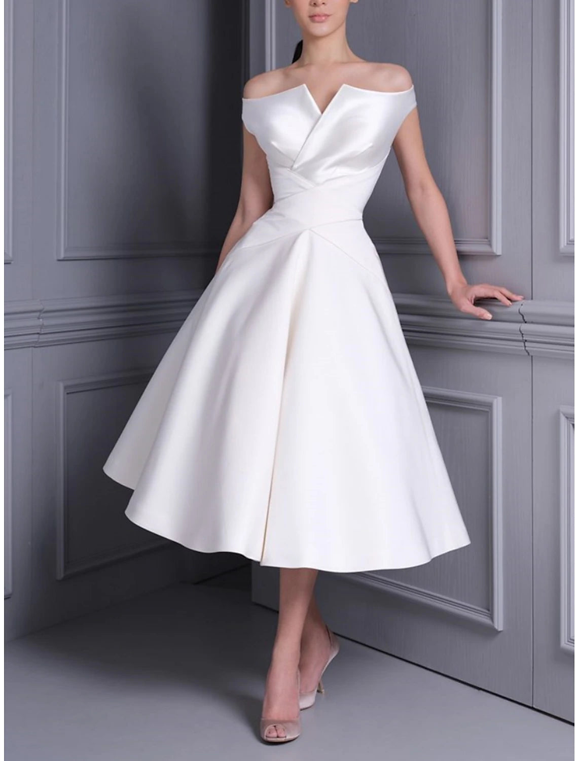 Affordable Trendy Clothes For Women Redefining Women's Fashion Bridal Shower Simple Wedding Dresses Mature Wedding Dresses Sheath / Column V Neck Sleeveless Knee Length Chiffon Bridal Gowns With Ruched Solid Color