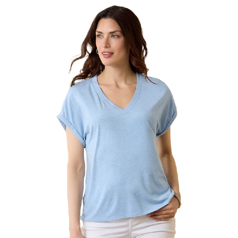 Women's Chic Outfit Chic Trends For The Fashion Savvy Tommy Bahama Women's Kauai Jersey V-Neck T-Shirt - Lt Sky Hthr